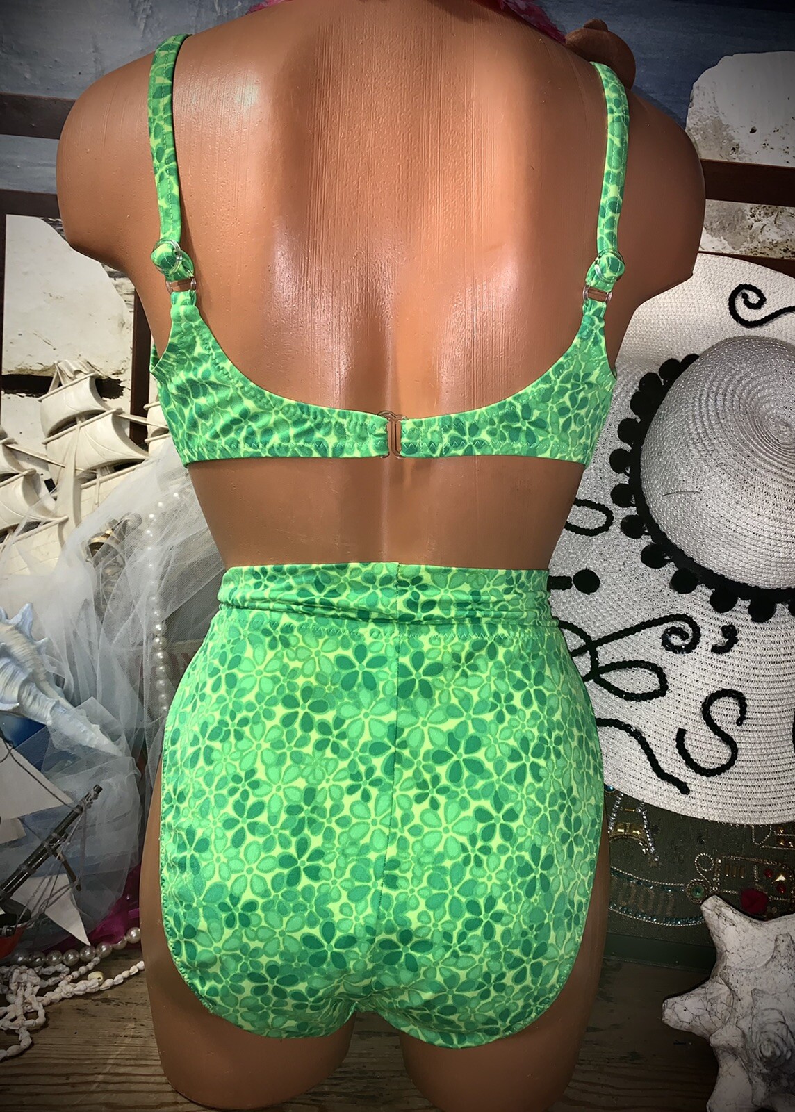 V Bikini Com
